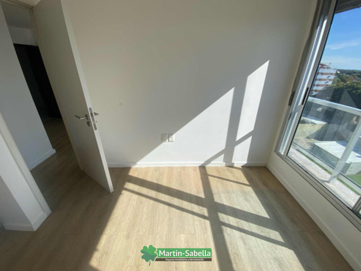 Apartamento ID.20 - Apartamento En Alquiler Brazo Oriental Con Garage
