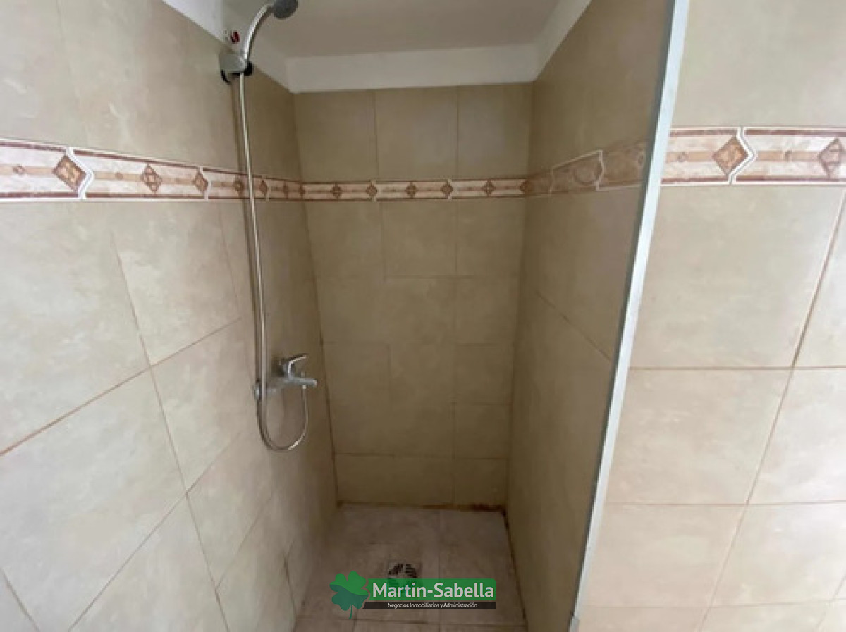 Apartamento ID.17 - Apto Tipo Casa Al Fondo 2 Dormitorios Sin Gastos Comunes  