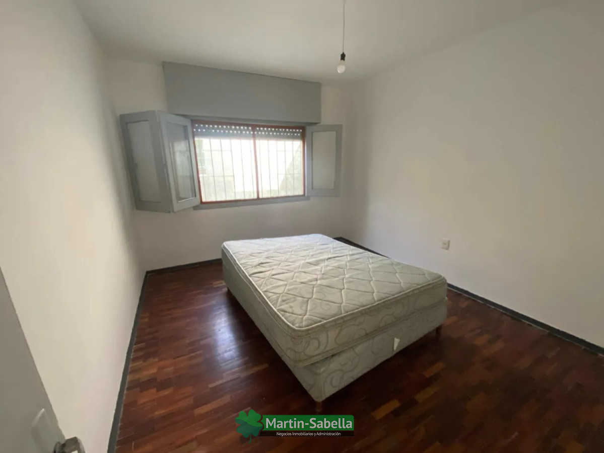 Apartamento ID.5 - Apartamento En Alquiler  Ciudad Vieja  1 Dormitorio Próximo Al Hospital  Maciel  