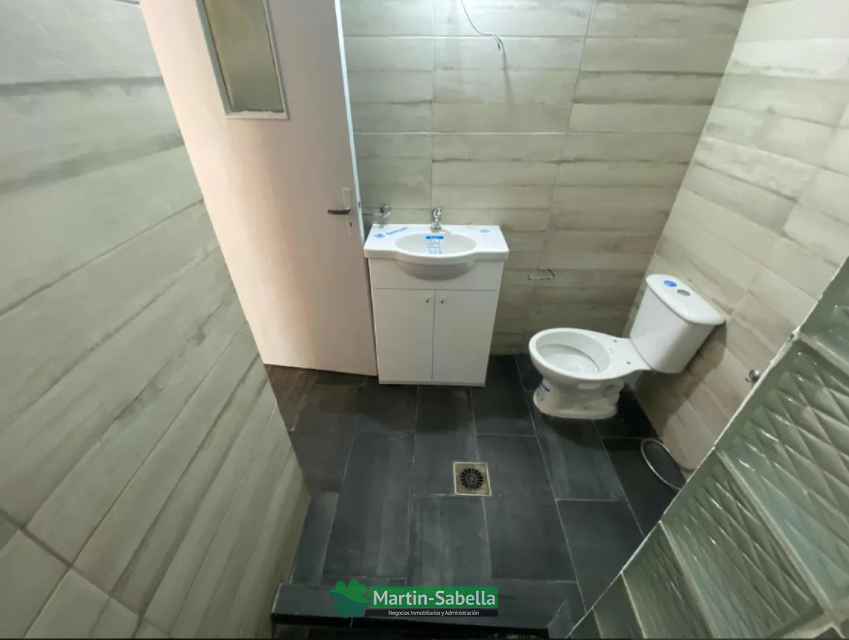 Apartamento ID.5 - Apartamento En Alquiler  Ciudad Vieja  1 Dormitorio Próximo Al Hospital  Maciel  