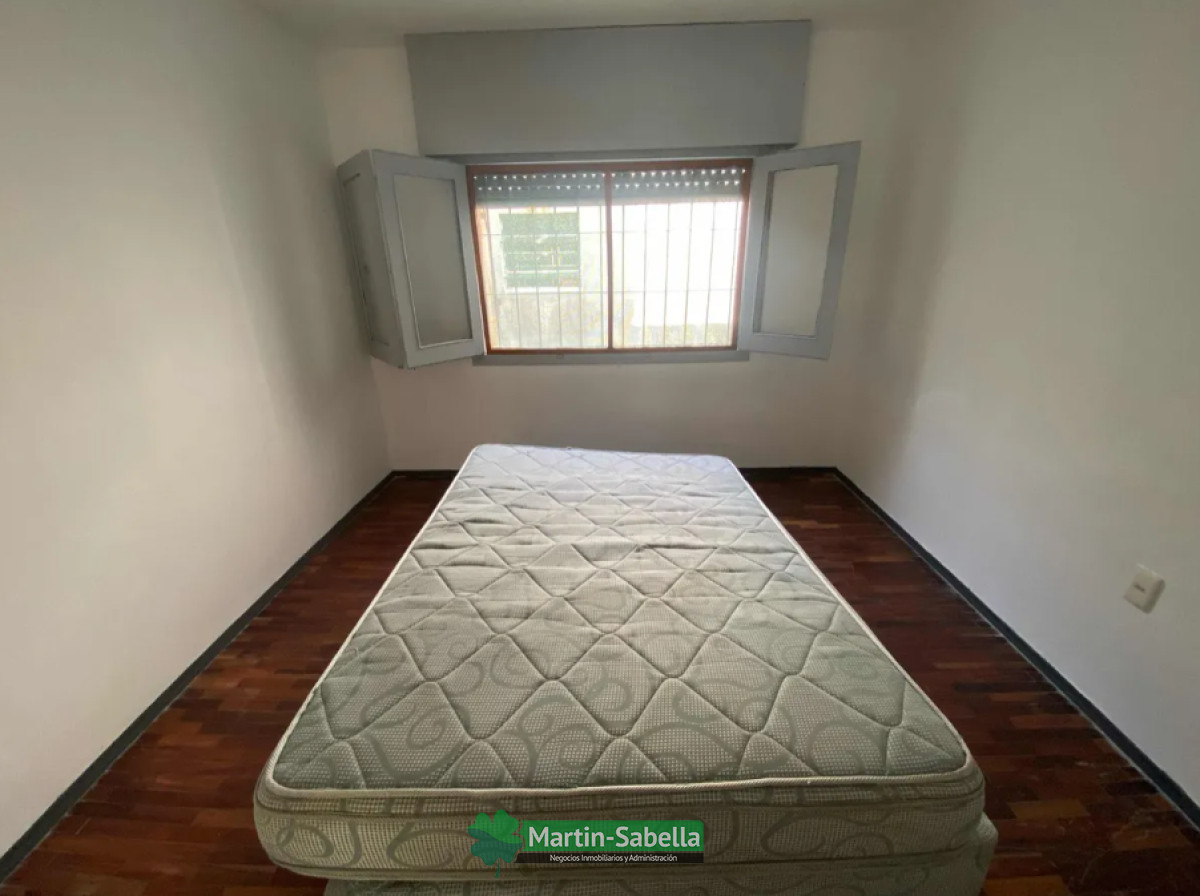 Apartamento ID.5 - Apartamento En Alquiler  Ciudad Vieja  1 Dormitorio Próximo Al Hospital  Maciel  