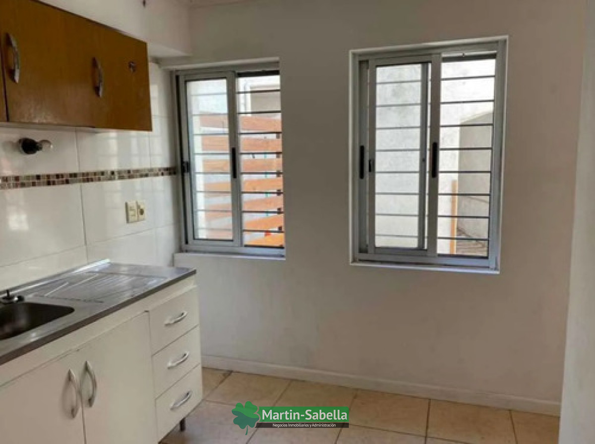 Apartamento ID.143/Apartamento-en-alquiler--La-Comercial- - Apartamento en alquiler - La Comercial 