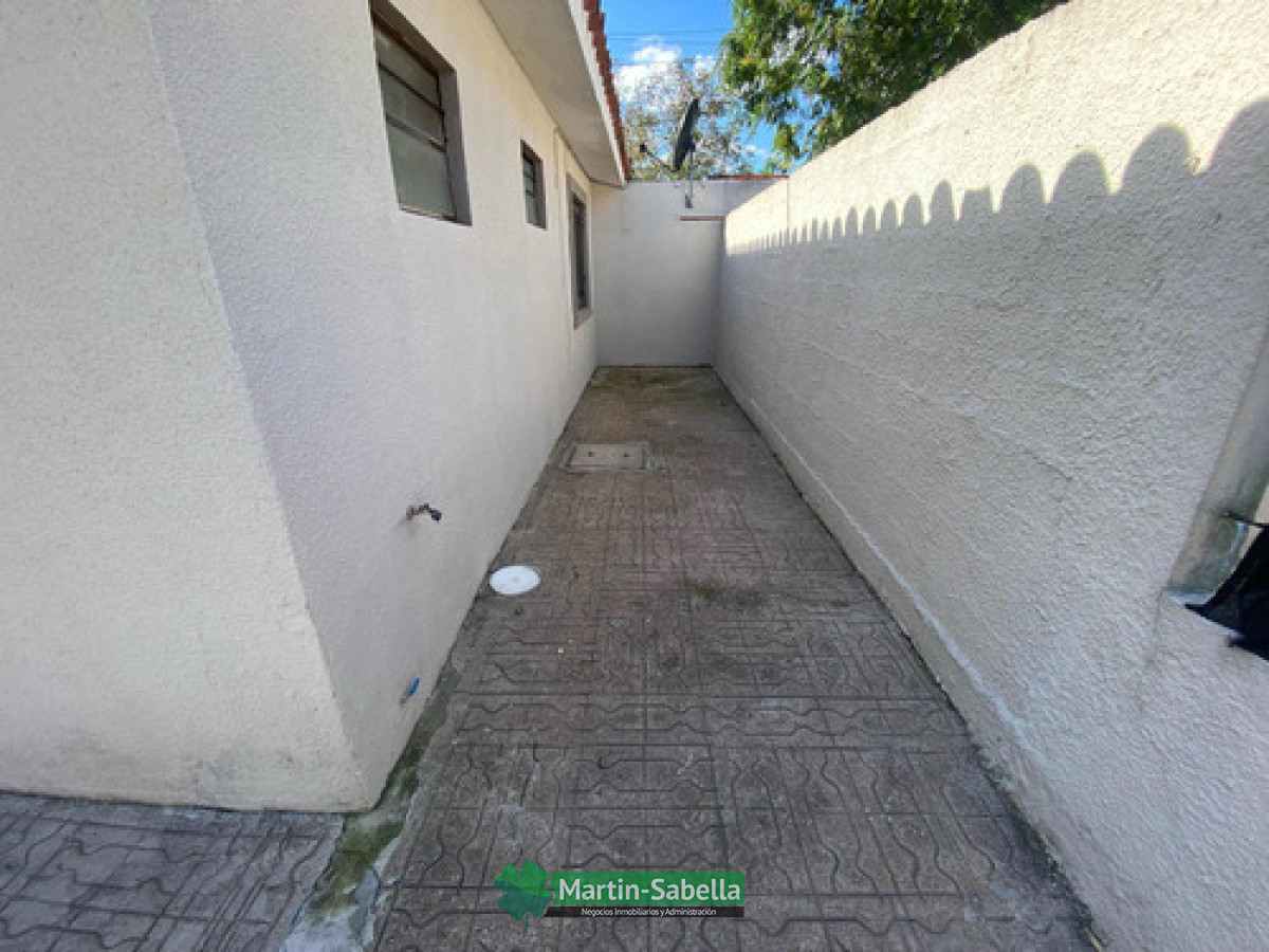 Apartamento ID.6 - Apartamento En Alquiler Peñarol   Sayago  Tipo Casita  1 Dormitorio Covadonga Esquina Santos   