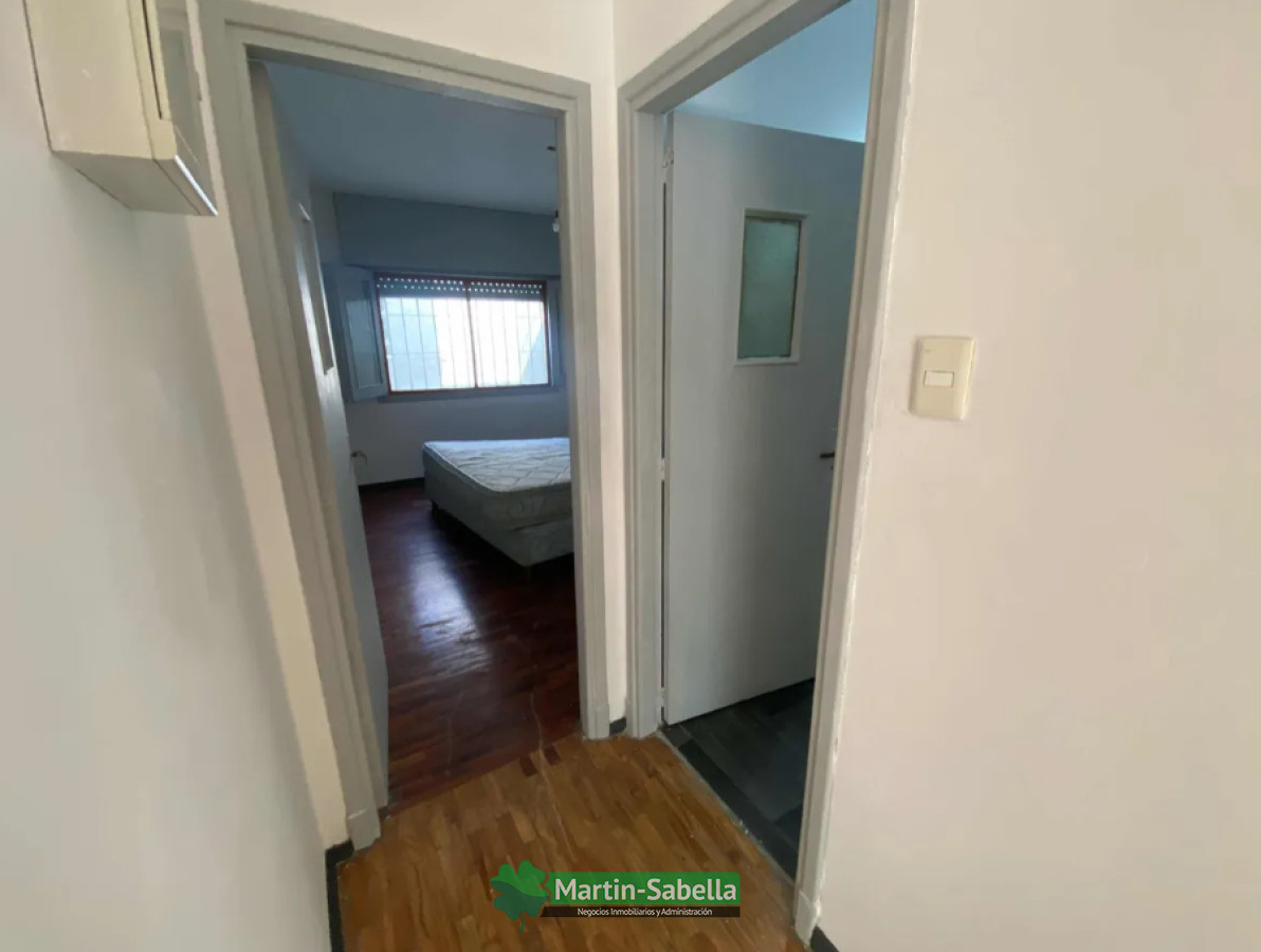 Apartamento ID.5 - Apartamento En Alquiler  Ciudad Vieja  1 Dormitorio Próximo Al Hospital  Maciel  
