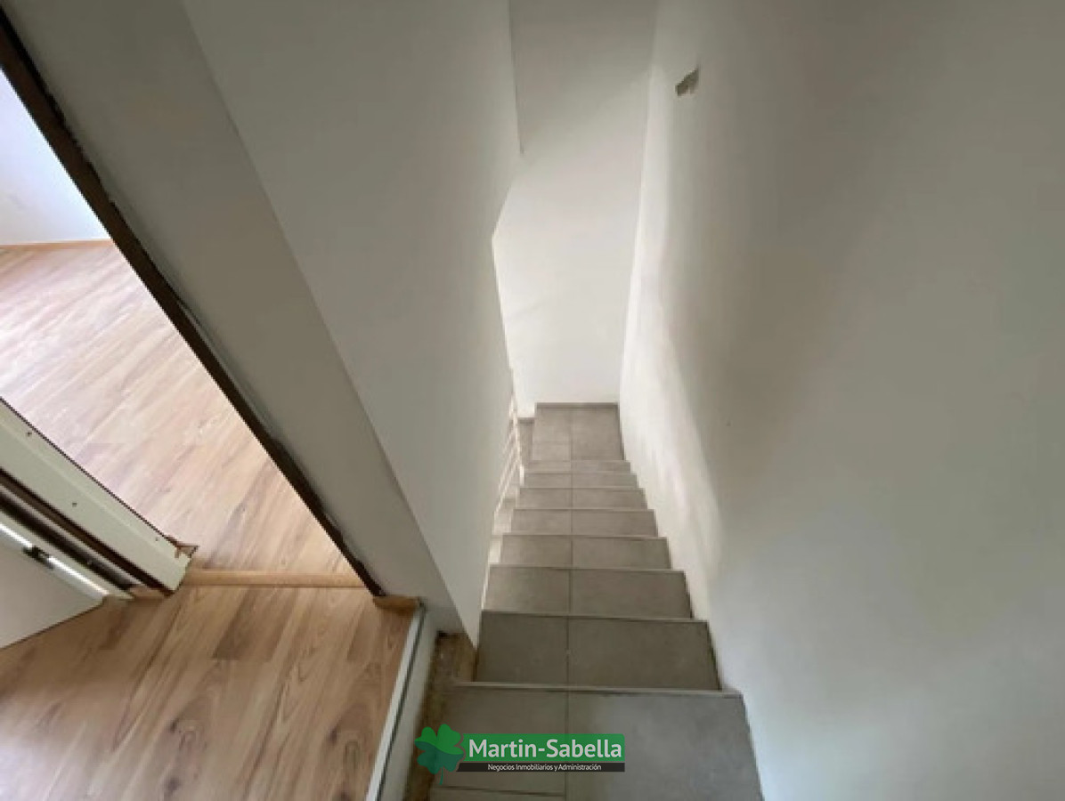 Apartamento ID.4 - Apartamento  En Alquiler Tipo Casa  Duplex  2 Dormitorios 