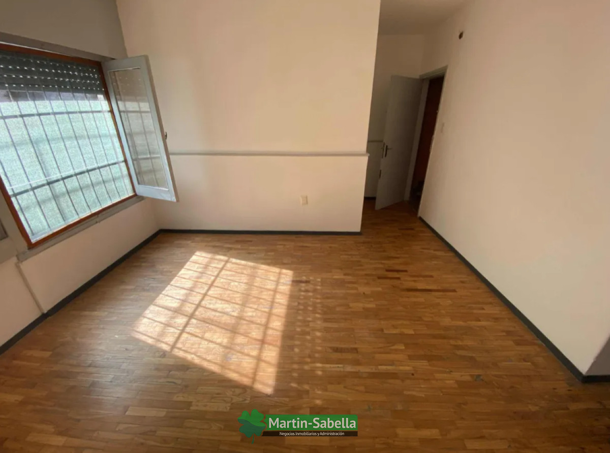 Apartamento ID.5 - Apartamento En Alquiler  Ciudad Vieja  1 Dormitorio Próximo Al Hospital  Maciel  