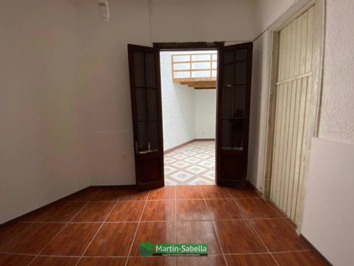 Apartamento ID.17 - Apto Tipo Casa Al Fondo 2 Dormitorios Sin Gastos Comunes  