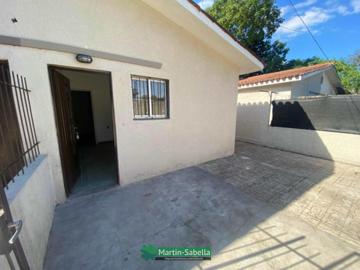 Apartamento ID.6 - Apartamento En Alquiler Peñarol   Sayago  Tipo Casita  1 Dormitorio Covadonga Esquina Santos   