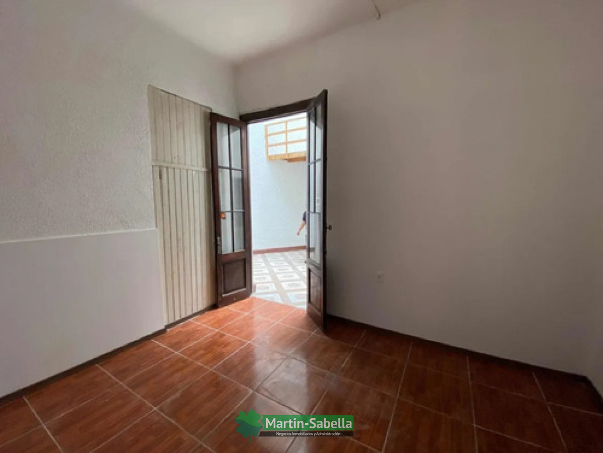 Apartamento ID.17 - Apto Tipo Casa Al Fondo 2 Dormitorios Sin Gastos Comunes  