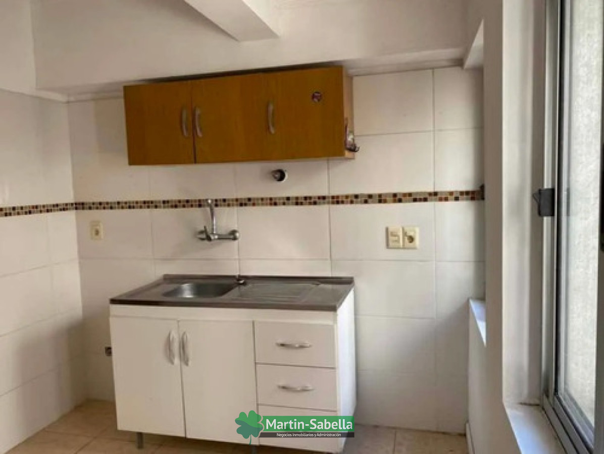 Apartamento ID.143/Apartamento-en-alquiler--La-Comercial- - Apartamento en alquiler - La Comercial 