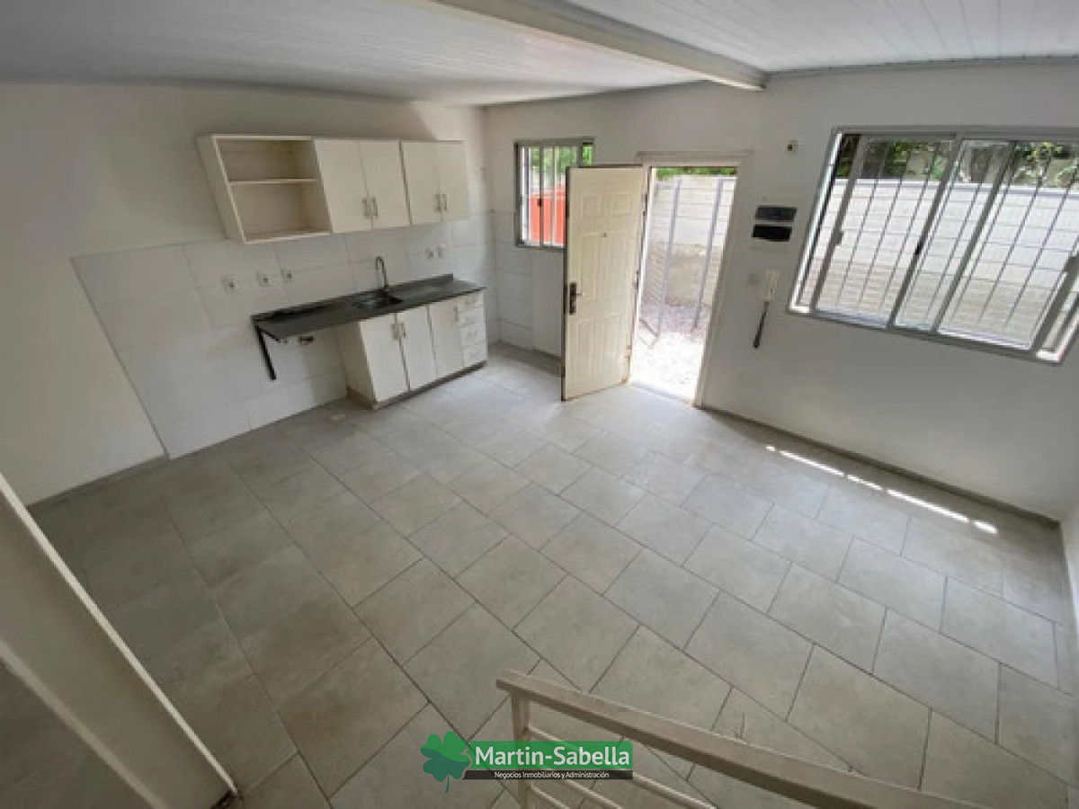 Apartamento ID.4 - Apartamento  En Alquiler Tipo Casa  Duplex  2 Dormitorios 