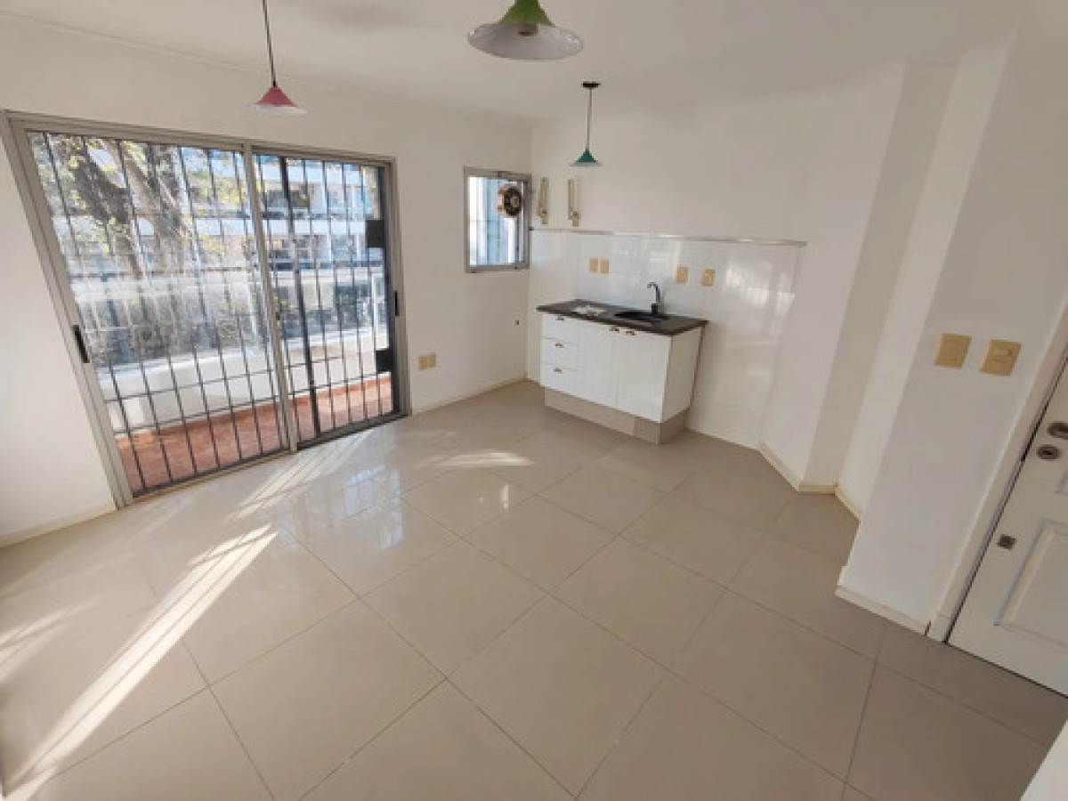 Apartamento en Venta - Puerto del Buceo 