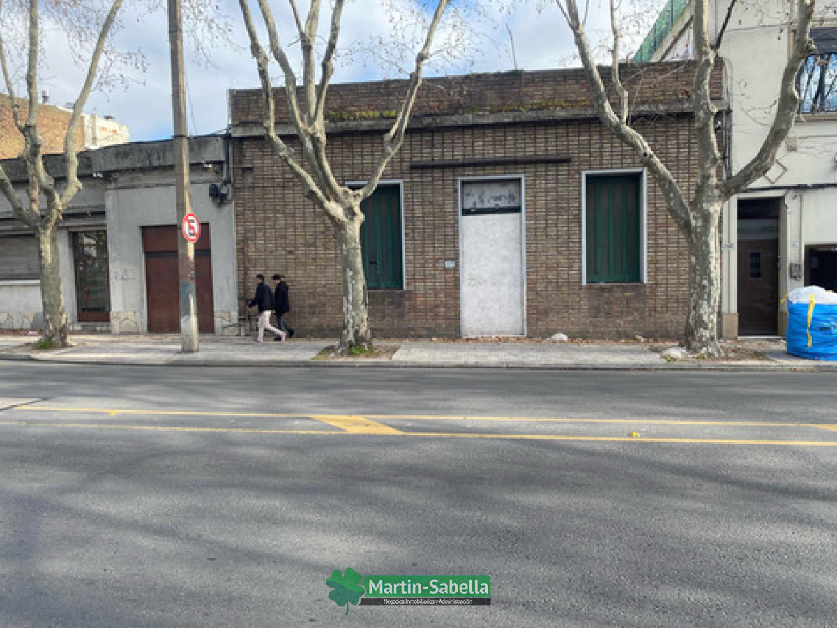 Casa ID.210/Casa-En-Venta-Para-Reciclar-Sobre-Av-Garibaldi--La-Figurita- - Casa En Venta Para Reciclar Sobre Av Garibaldi - La Figurita 