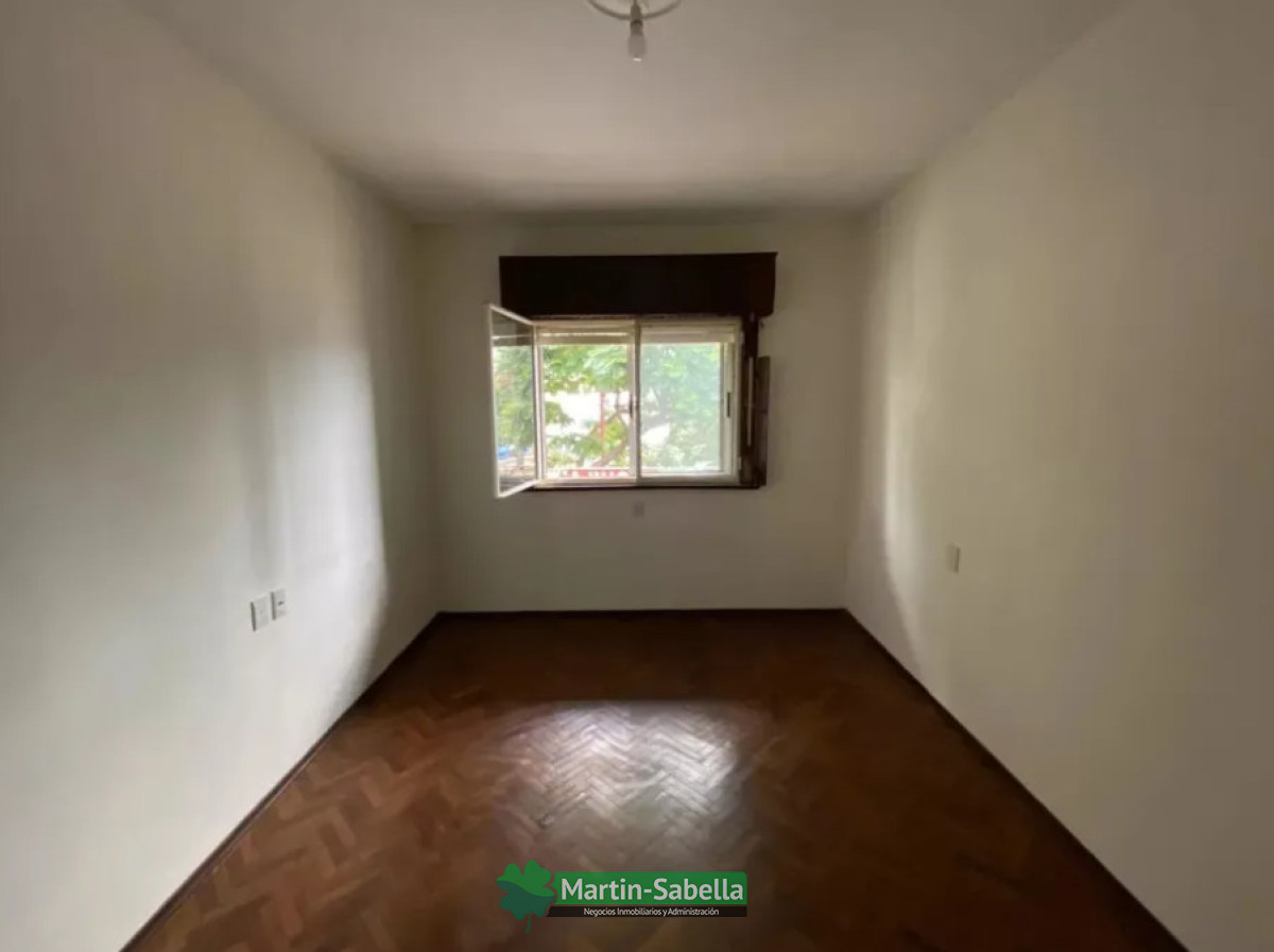 Casa ID.254/Casa-en-alquiler--Tres-Cruces- - Casa en alquiler - Tres Cruces 