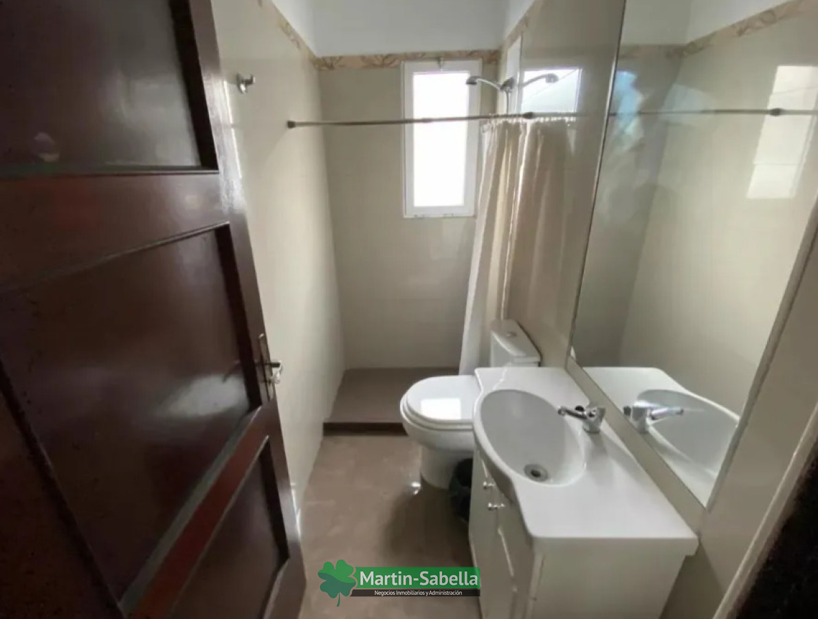 Casa ID.254/Casa-en-alquiler--Tres-Cruces- - Casa en alquiler - Tres Cruces 