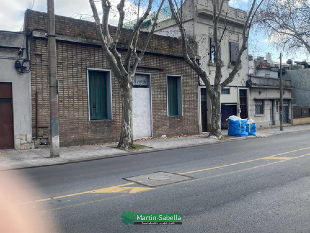 Casa ID.210/Casa-En-Venta-Para-Reciclar-Sobre-Av-Garibaldi--La-Figurita- - Casa En Venta Para Reciclar Sobre Av Garibaldi - La Figurita 