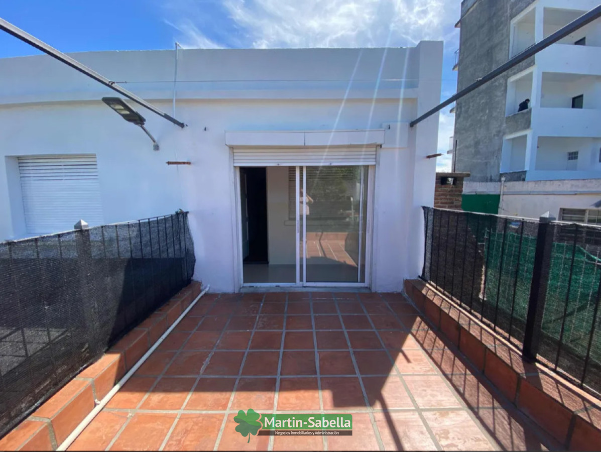 Casa ID.254/Casa-en-alquiler--Tres-Cruces- - Casa en alquiler - Tres Cruces 