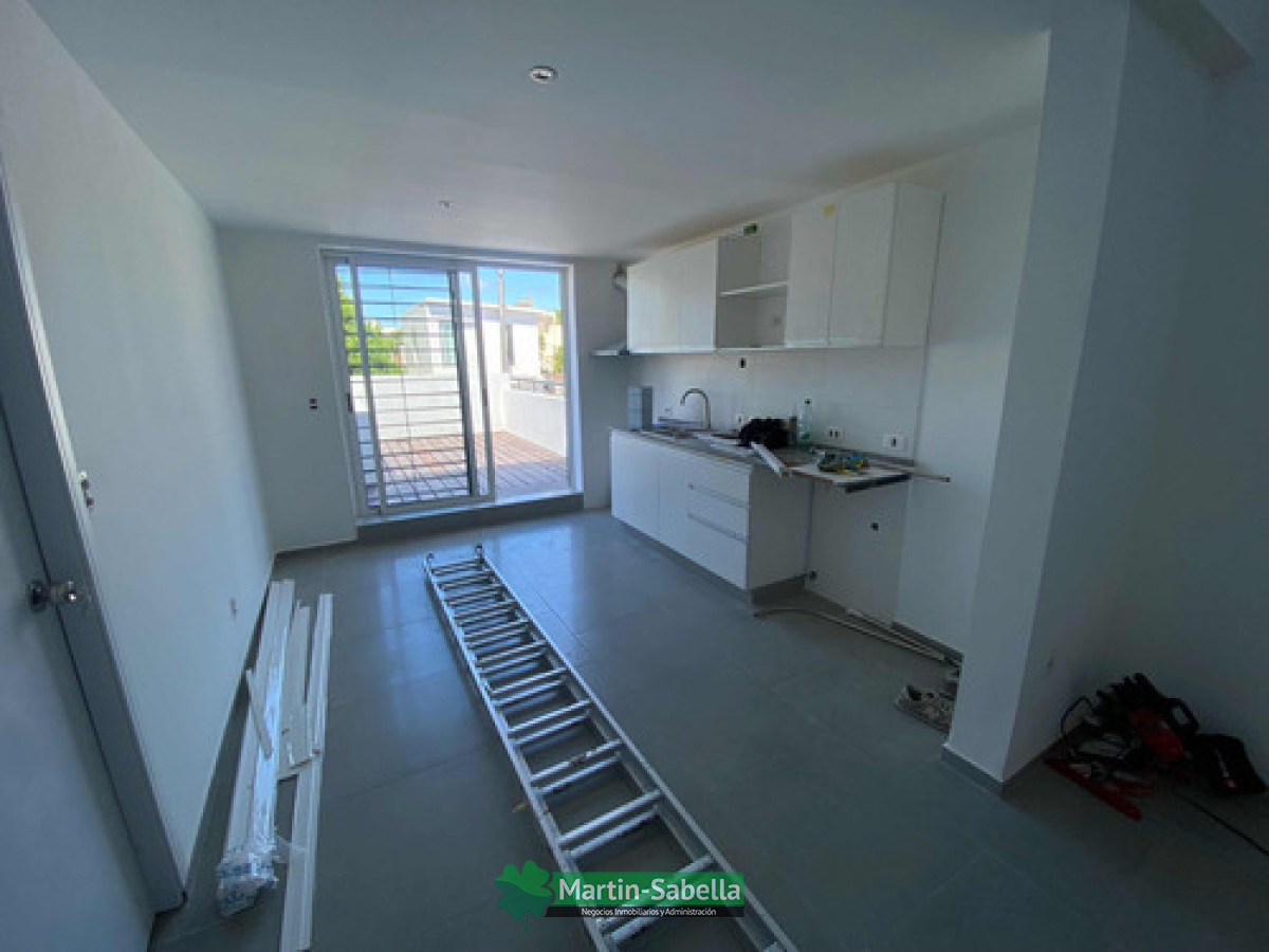 Casa ID.303/Casa-en-alquiler--La-Blanqueada- - Casa en alquiler - La Blanqueada 