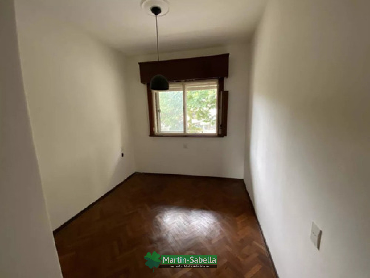 Casa ID.254/Casa-en-alquiler--Tres-Cruces- - Casa en alquiler - Tres Cruces 