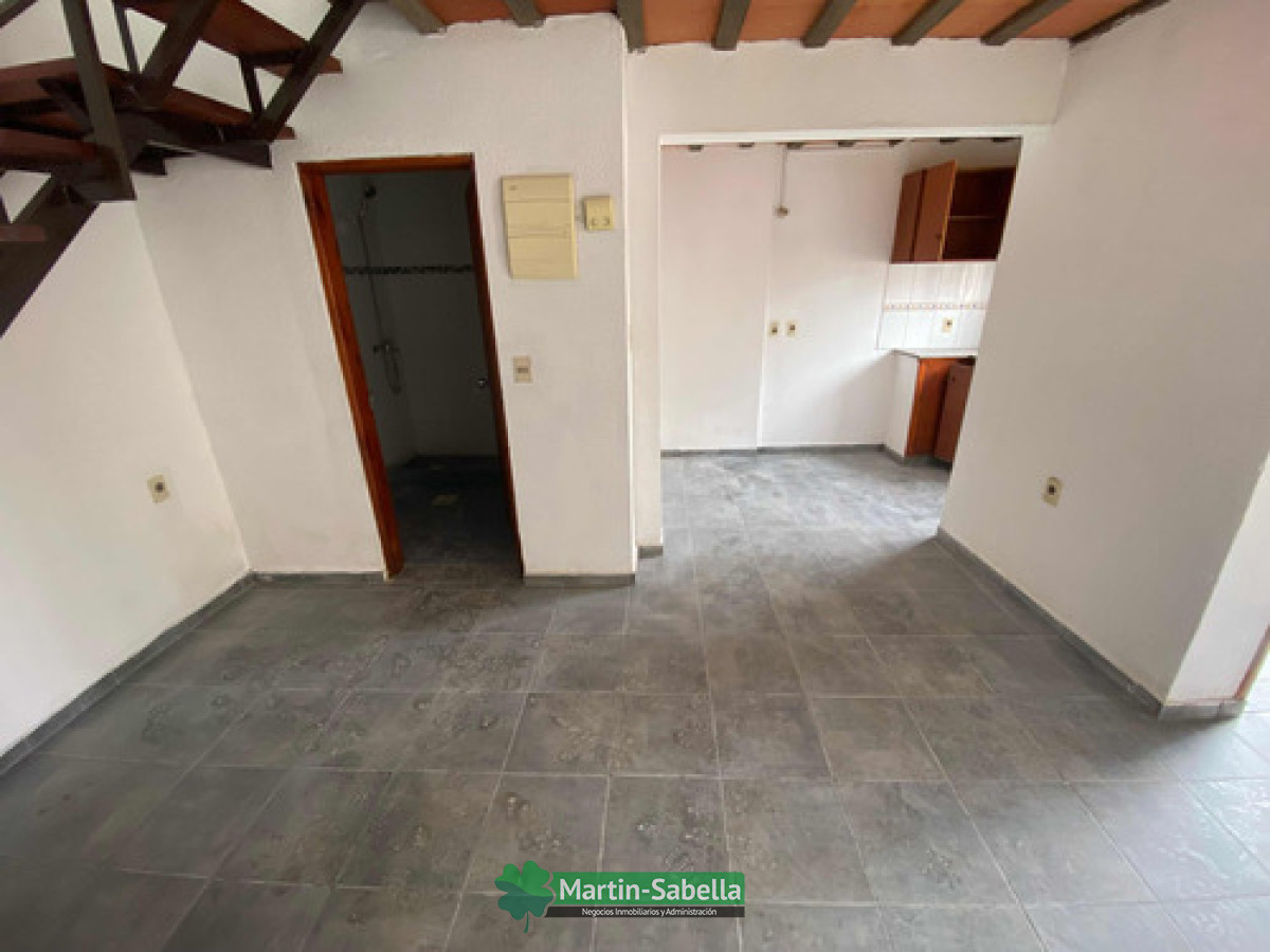 Casa ID.2 - Casa Propiedad Horizontal Duplex  Al Fondo Malvin Lado Norte A 1  Cuadra De Av. Italia 