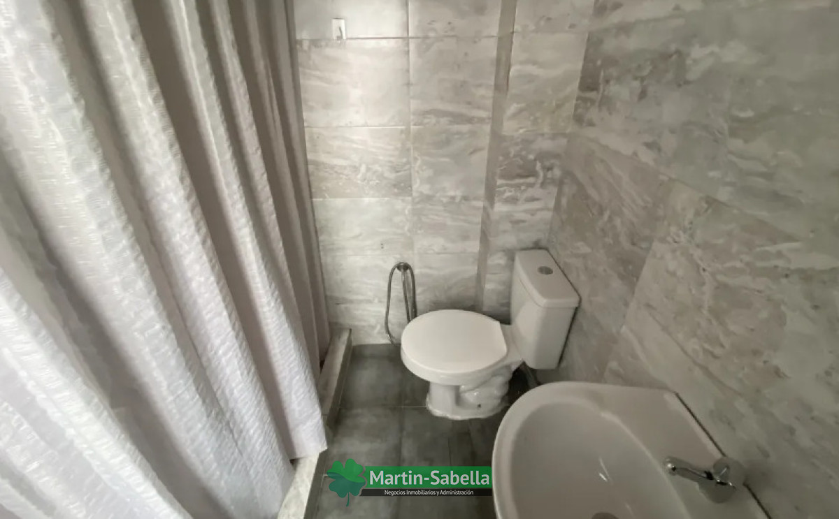 Casa ID.557/Casa-en-alquiler--La-Blanqueada- - Casa en alquiler - La Blanqueada 
