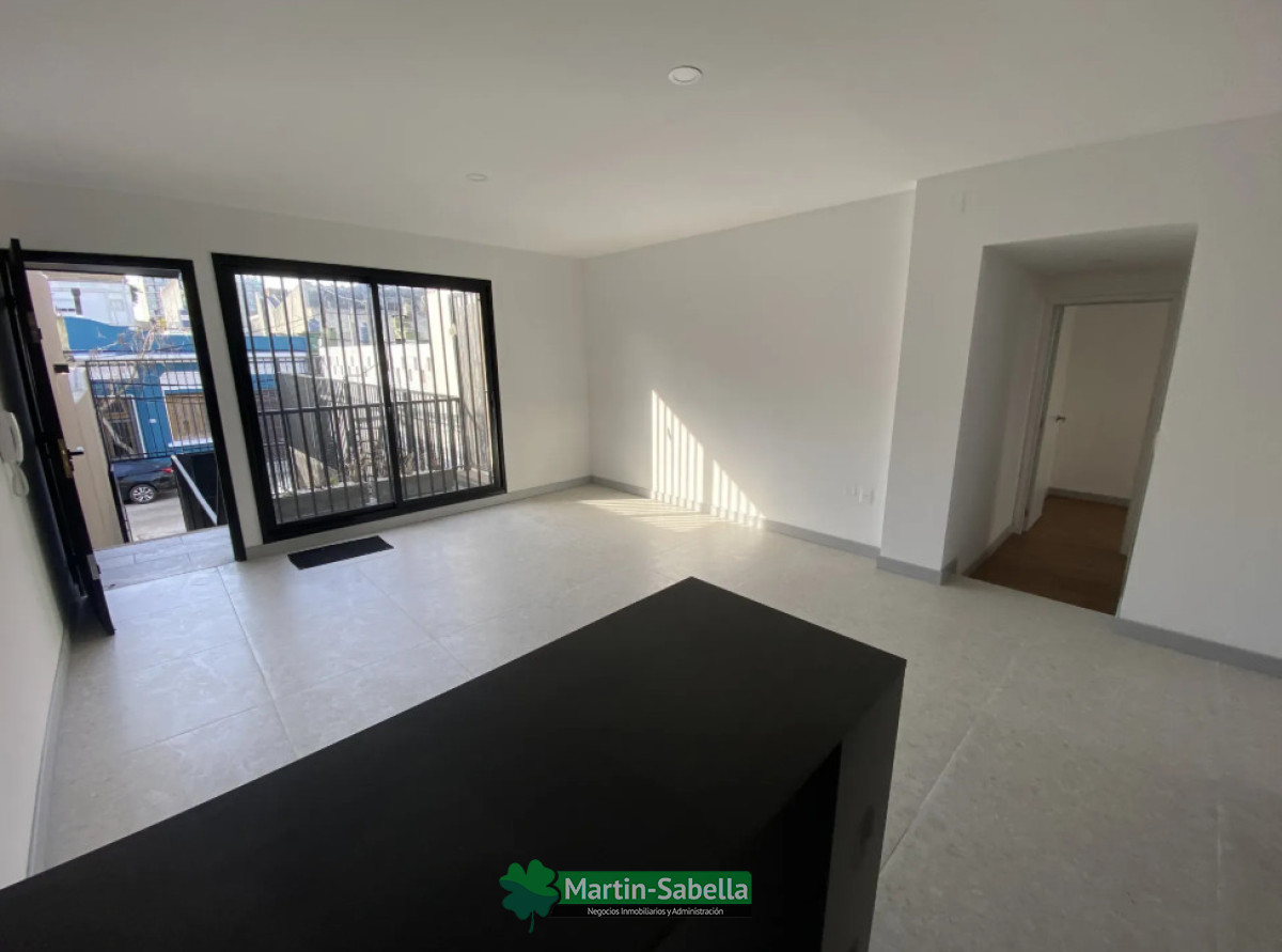 Casa ID.431/Casa-en-alquiler--Tres-Cruces- - Casa en alquiler - Tres Cruces 