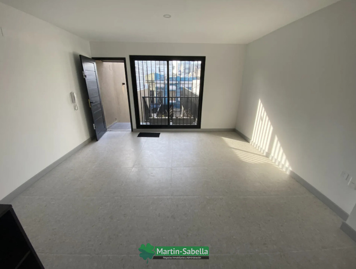 Casa ID.431/Casa-en-alquiler--Tres-Cruces- - Casa en alquiler - Tres Cruces 