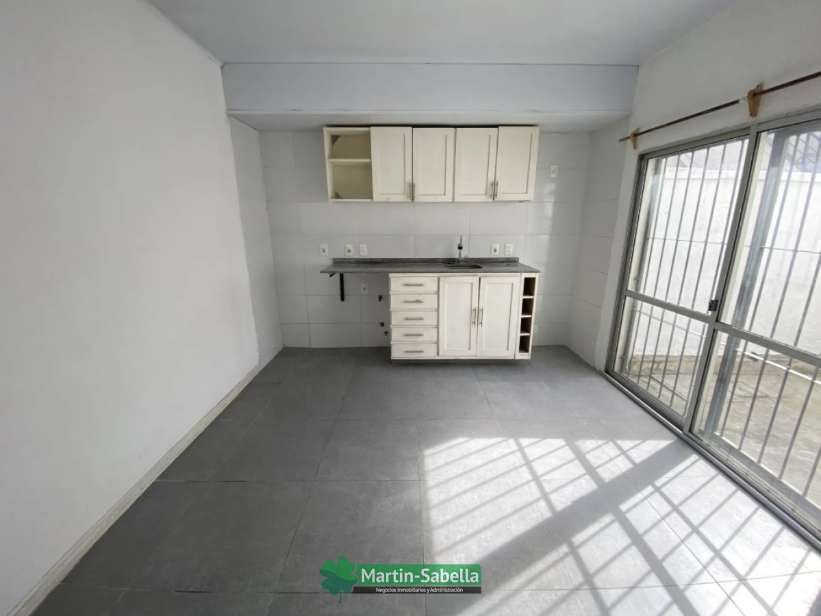 Casa ID.611/Casa-en-Alquiler--La-Blanqueada- - Casa en Alquiler - La Blanqueada 