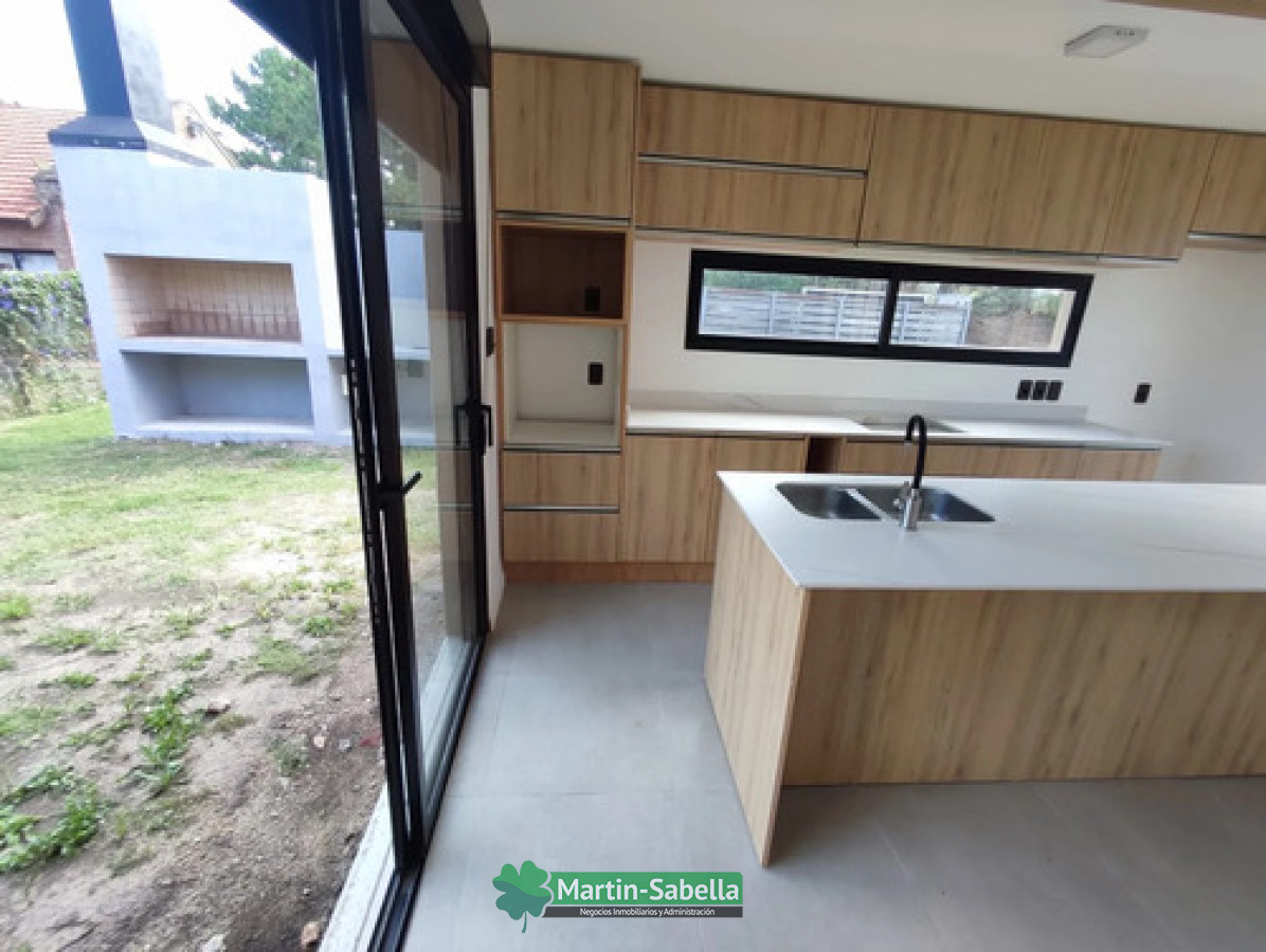 Casa ID.369/Casa-en-alquiler--El-Pinar,-Canelones- - Casa en alquiler - El Pinar, Canelones 