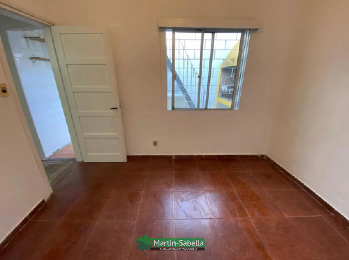 Casa ID.28 - Casa En Venta 1 Dormitorio Con Acceso A  La Azota Y Patio Chico Con Parrillero 