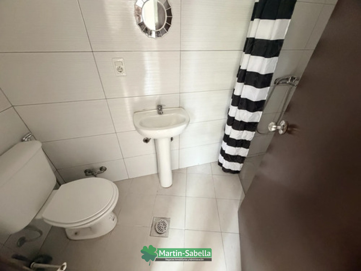 Casa ID.693/Casas-en-alquiler-La-Comercial- - Casas en alquiler La Comercial 