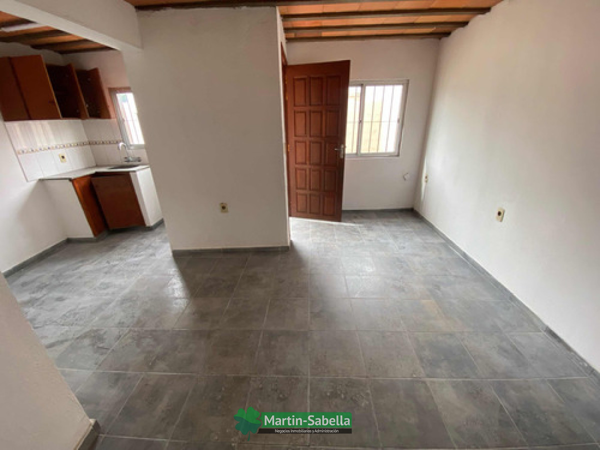 Casa ID.2 - Casa Propiedad Horizontal Duplex  Al Fondo Malvin Lado Norte A 1  Cuadra De Av. Italia 