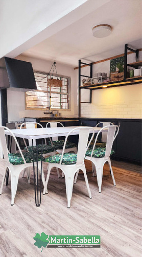 Casa ID.13 - Casa En Venta Parque Rodo Con Garage Y Fondo Con Parrillero