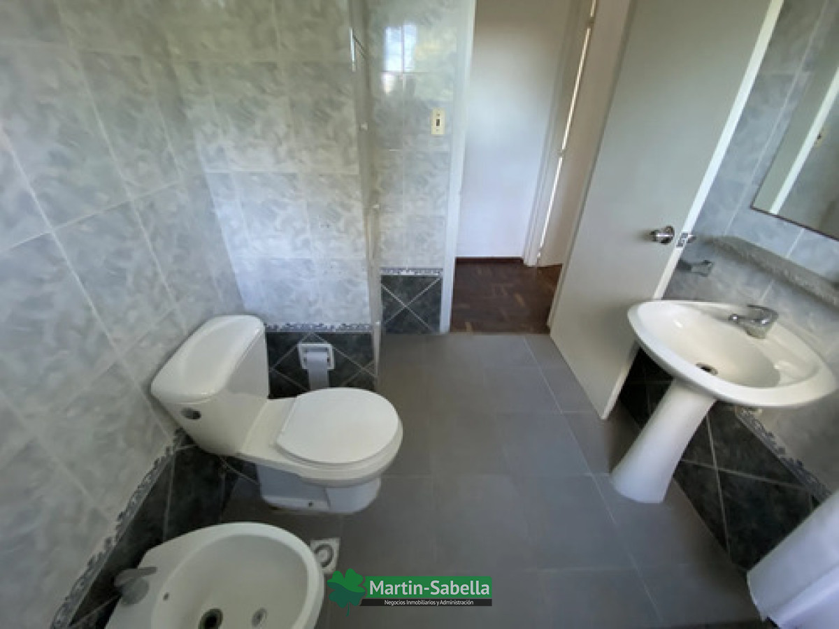 Casa ID.473/Casa-en-Alquiler--Carrasco- - Casa en Alquiler - Carrasco 