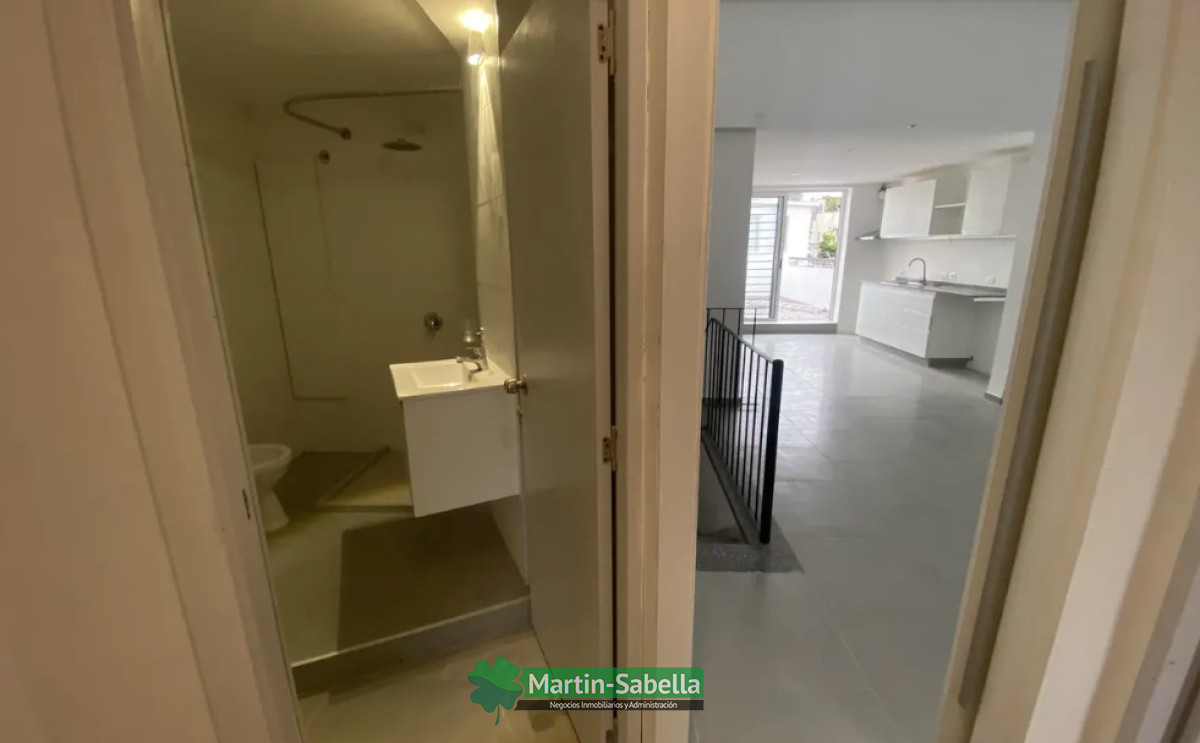 Casa ID.303/Casa-en-alquiler--La-Blanqueada- - Casa en alquiler - La Blanqueada 