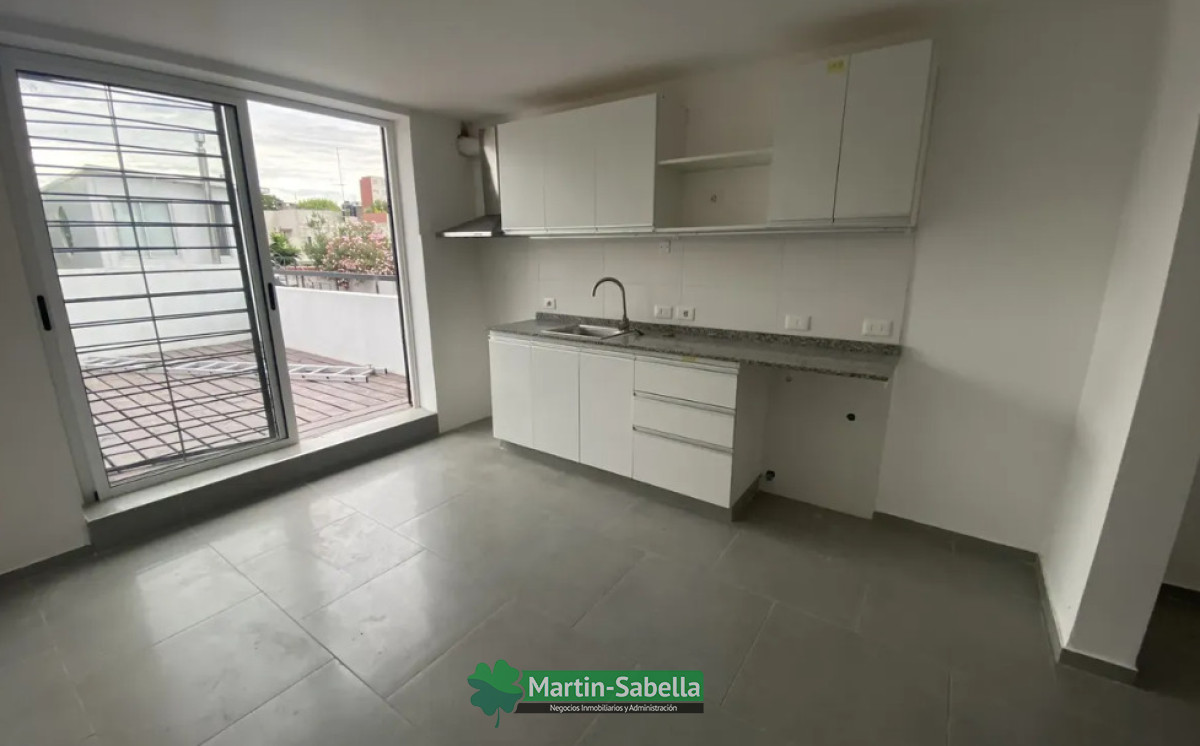 Casa ID.303/Casa-en-alquiler--La-Blanqueada- - Casa en alquiler - La Blanqueada 