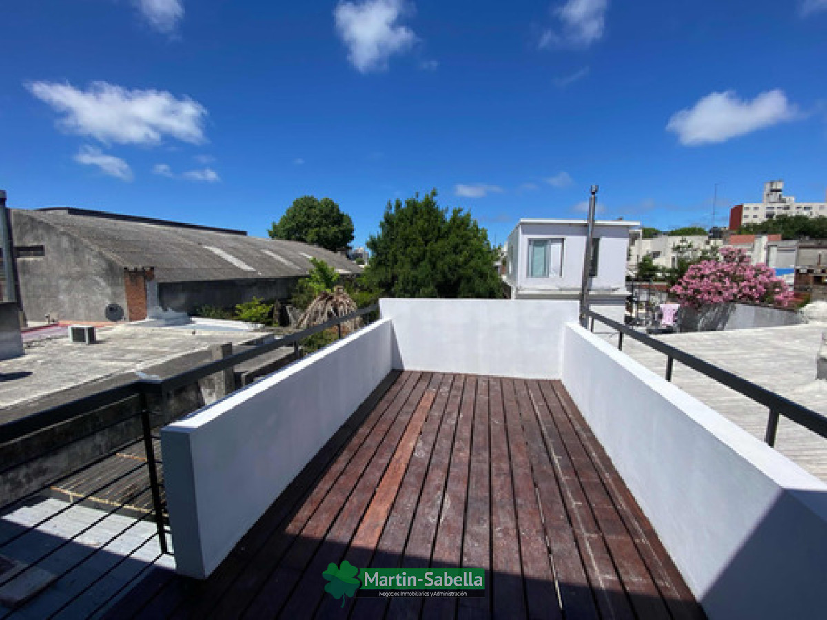 Casa ID.303/Casa-en-alquiler--La-Blanqueada- - Casa en alquiler - La Blanqueada 