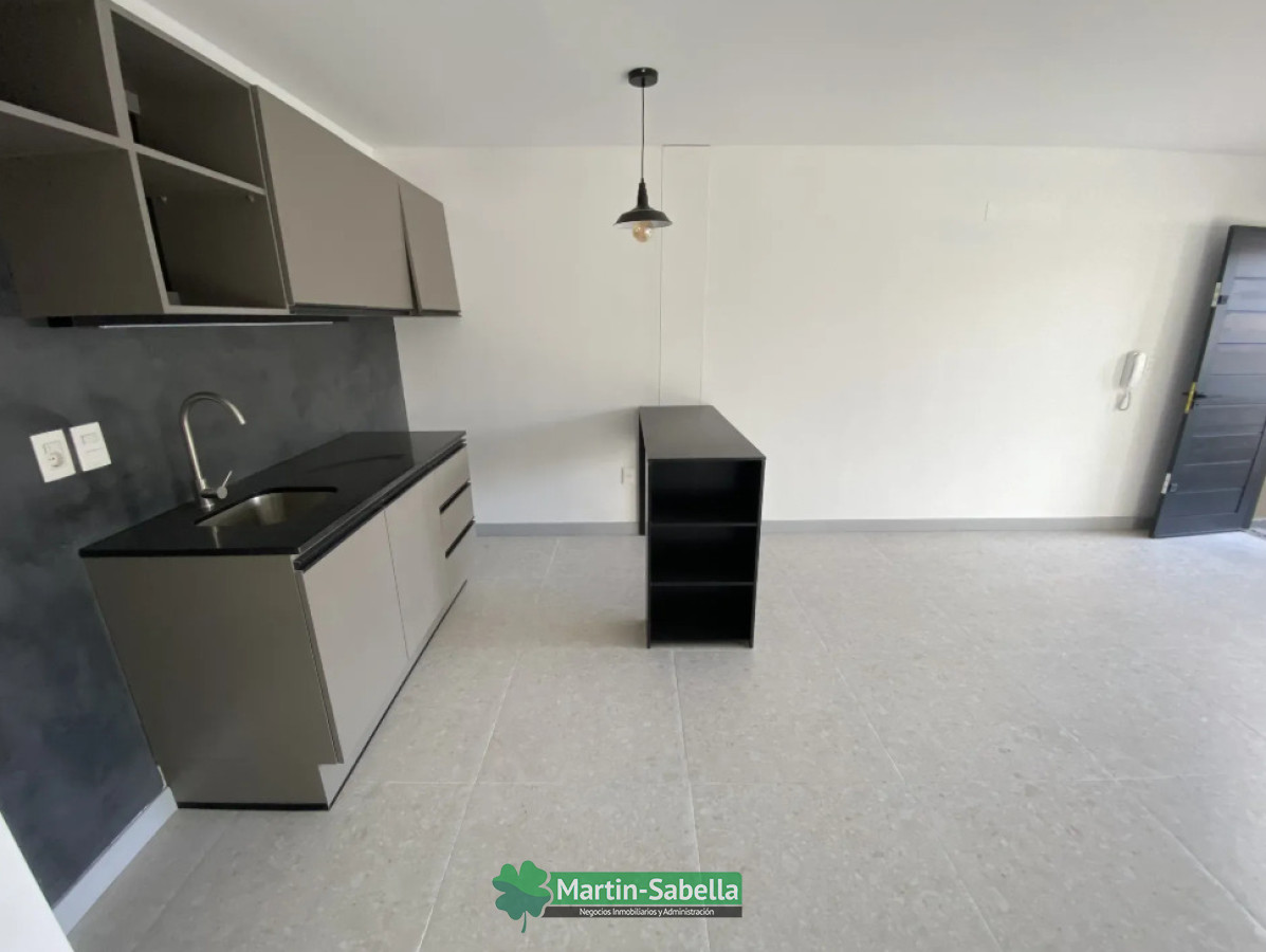 Casa ID.431/Casa-en-alquiler--Tres-Cruces- - Casa en alquiler - Tres Cruces 