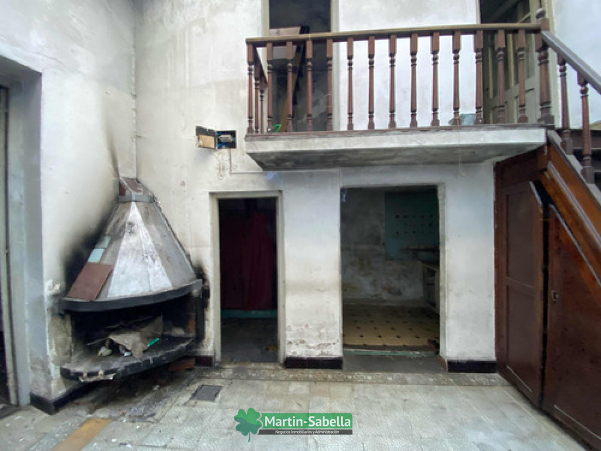 Casa ID.210 - Casa En Venta Para Reciclar Sobre Av Garibaldi - La Figurita 