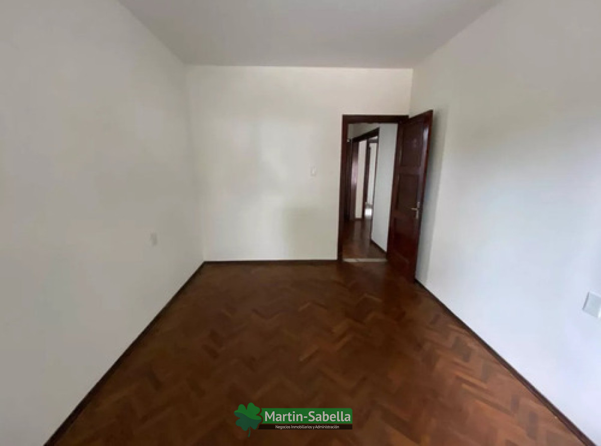 Casa ID.254/Casa-en-alquiler--Tres-Cruces- - Casa en alquiler - Tres Cruces 