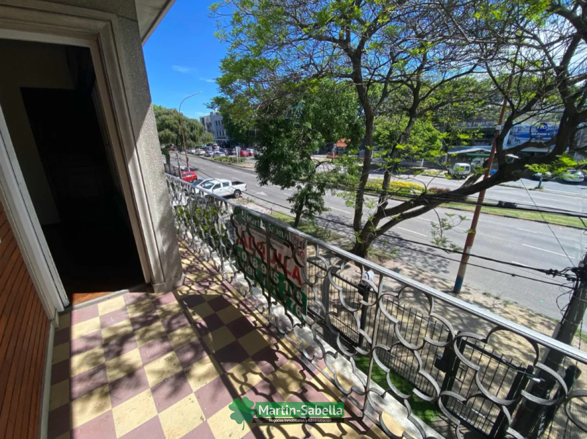 Casa ID.254/Casa-en-alquiler--Tres-Cruces- - Casa en alquiler - Tres Cruces 