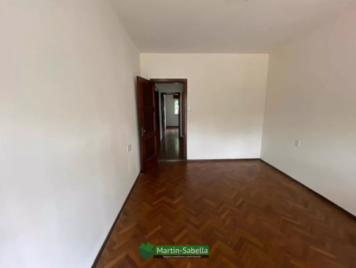 Casa ID.254/Casa-en-alquiler--Tres-Cruces- - Casa en alquiler - Tres Cruces 