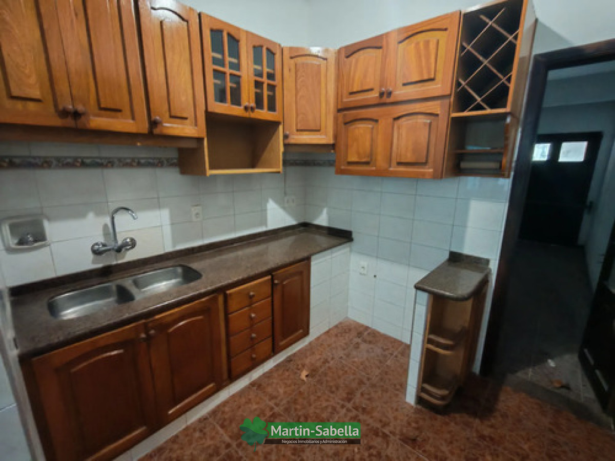 Casa ID.566/Casa-en-Alquiler--Pocitos- - Casa en Alquiler - Pocitos 