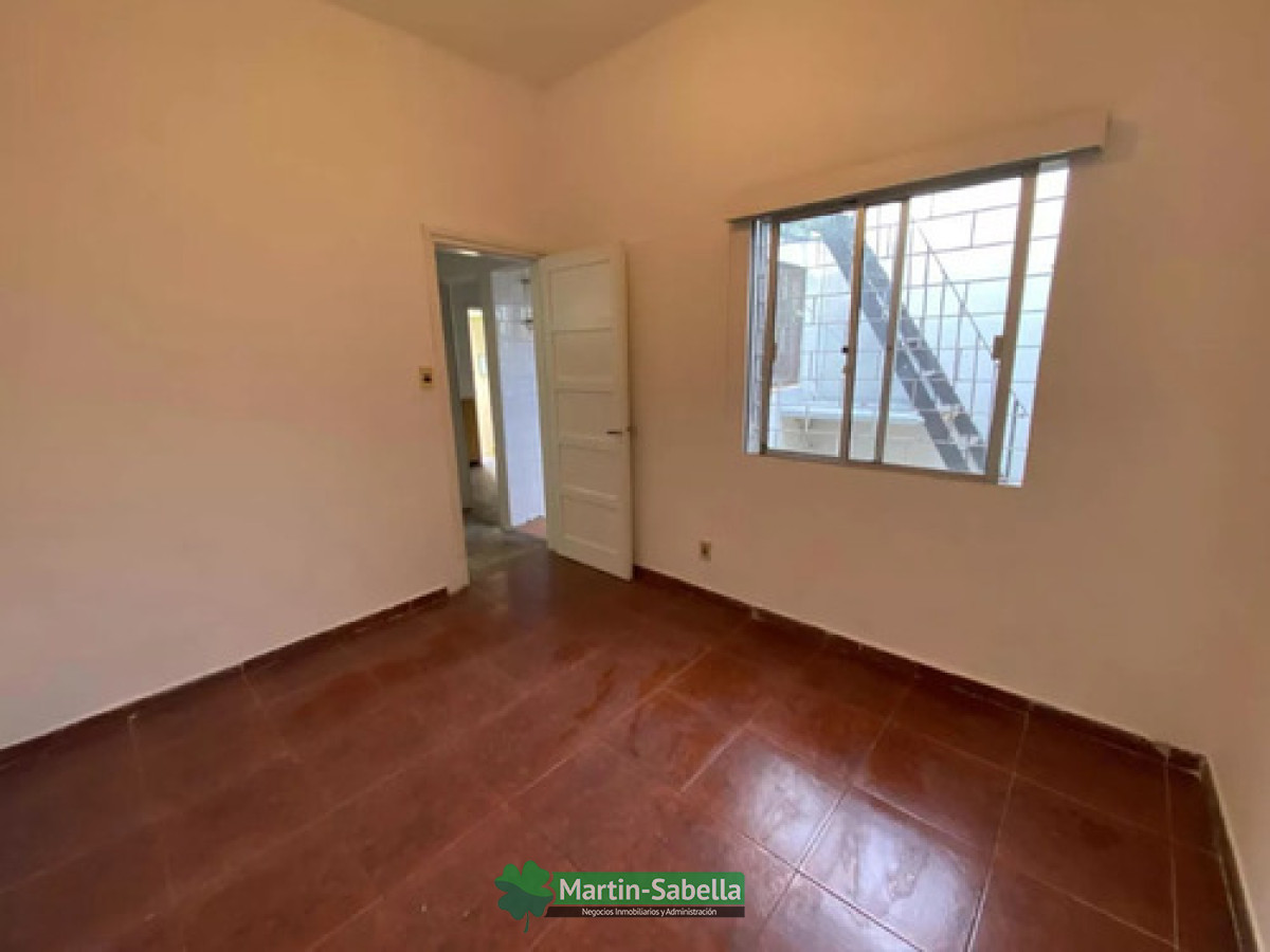 Casa ID.28 - Casa En Venta 1 Dormitorio Con Acceso A  La Azota Y Patio Chico Con Parrillero 