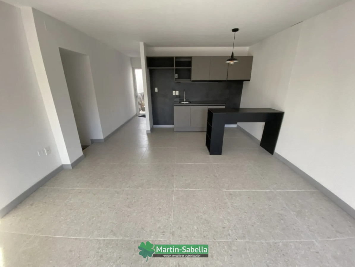 Casa ID.431/Casa-en-alquiler--Tres-Cruces- - Casa en alquiler - Tres Cruces 