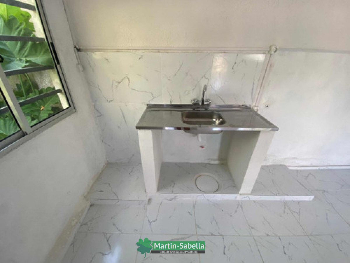 Casa ID.147/Casa-en-alquiler--Santiago-Vázquez- - Casa en alquiler - Santiago Vázquez 