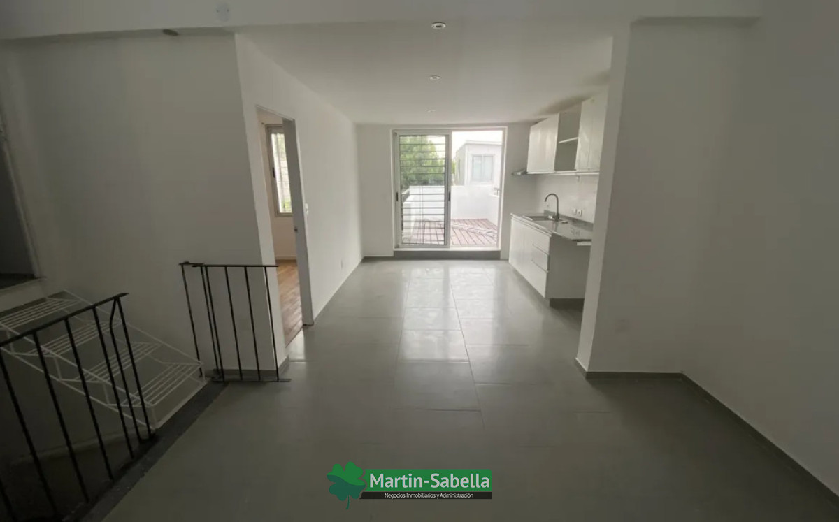 Casa ID.303/Casa-en-alquiler--La-Blanqueada- - Casa en alquiler - La Blanqueada 