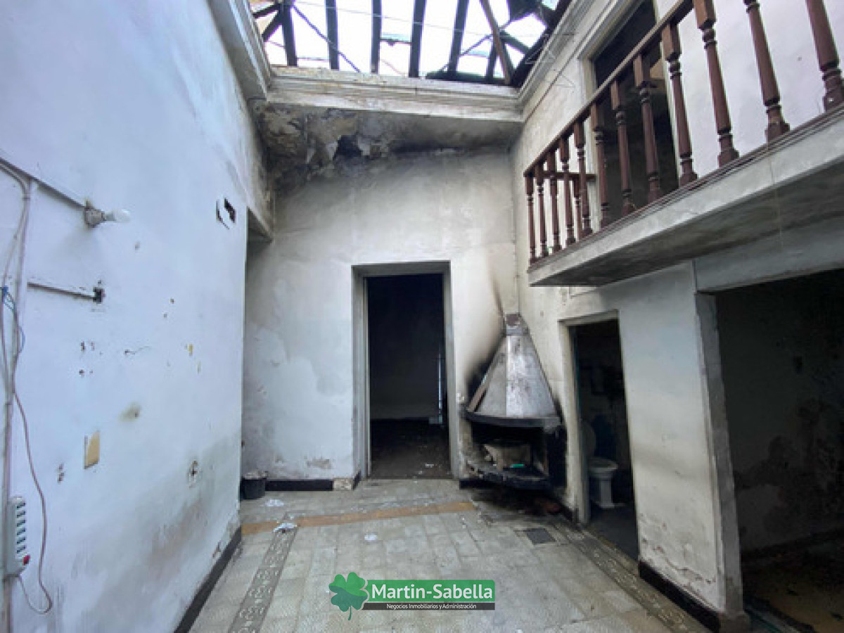 Casa ID.209/Casa-En-Venta-Para-Reciclar-Sobre-Av-Garibaldi--Jacinto-Vera- - Casa En Venta Para Reciclar Sobre Av Garibaldi - Jacinto Vera 