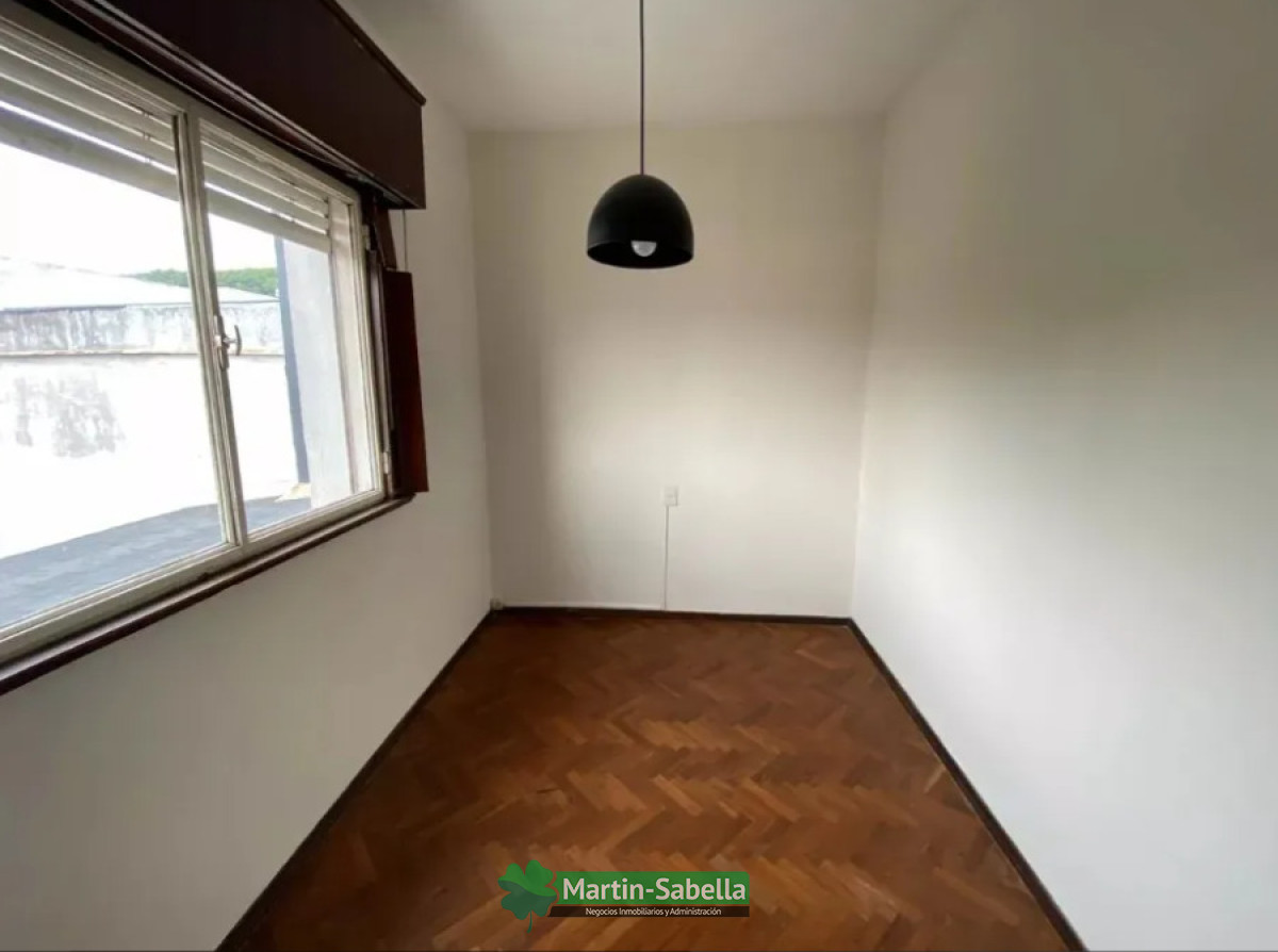 Casa ID.254/Casa-en-alquiler--Tres-Cruces- - Casa en alquiler - Tres Cruces 