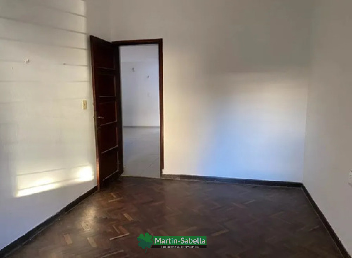 Casa ID.381/Casa-en-alquiler--Tres-Cruces- - Casa en alquiler - Tres Cruces 